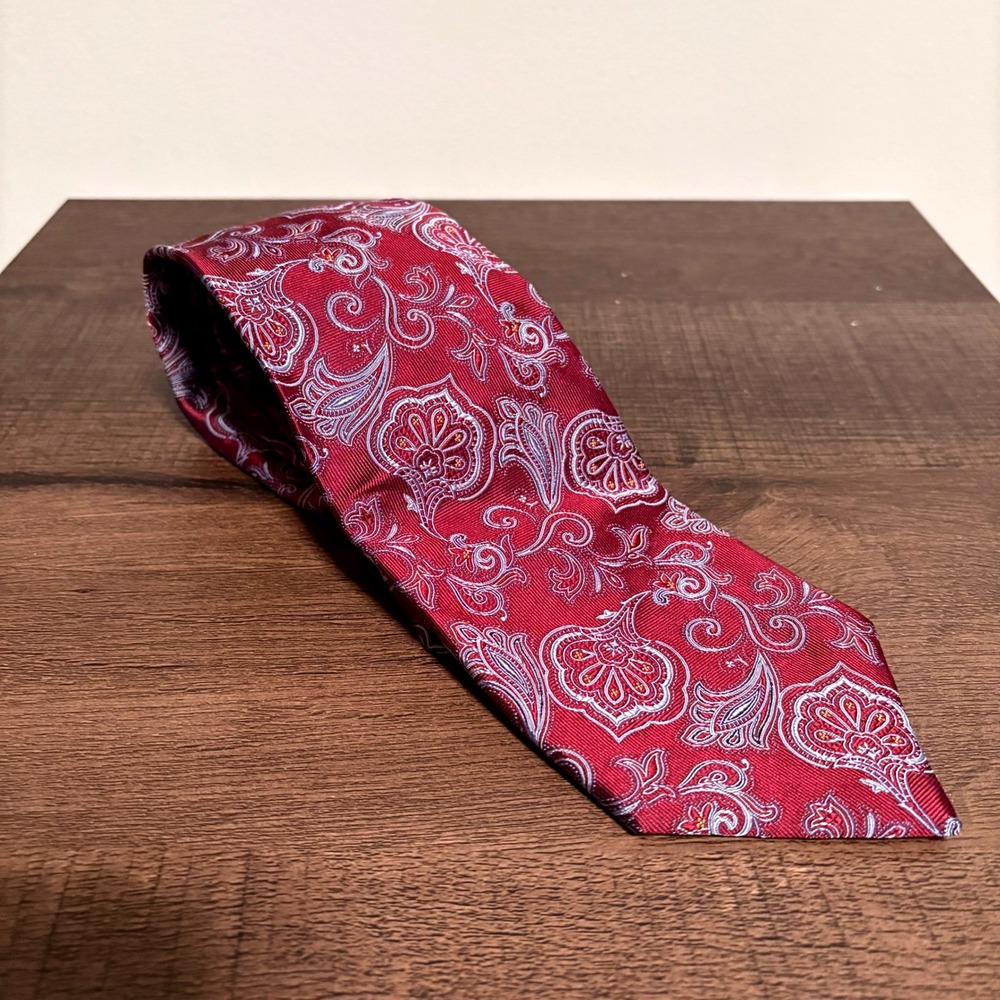Jos A Bank Signature Collection Mens Silk Red Paisley‎ Necktie